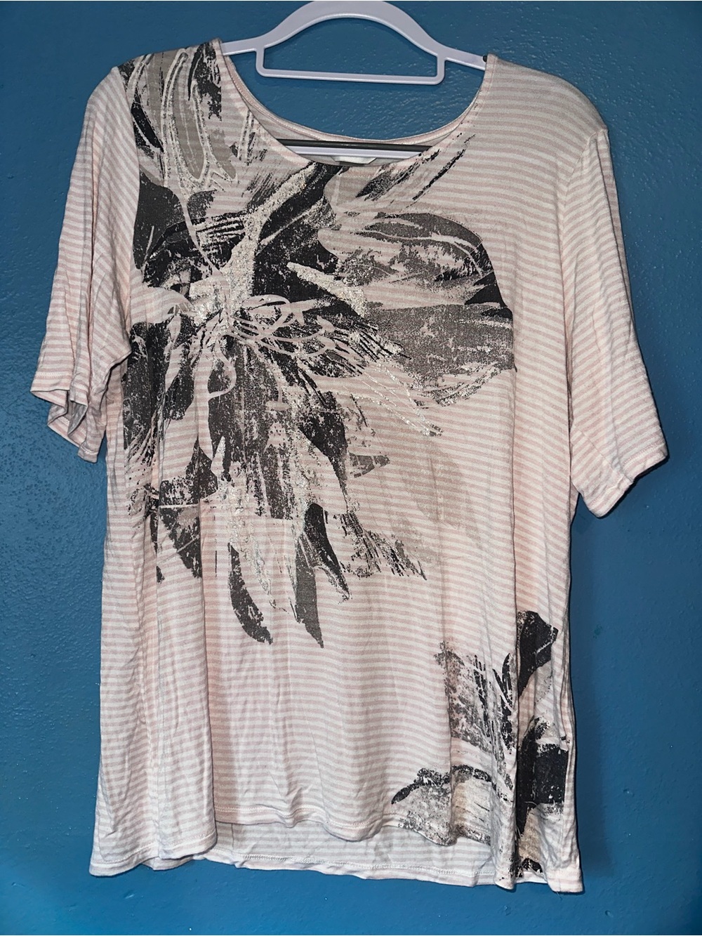 Women’s Light Pink Striped Floral Short Sleeve Top